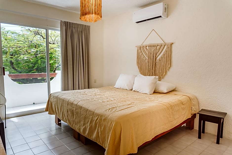 Ahava Hotel