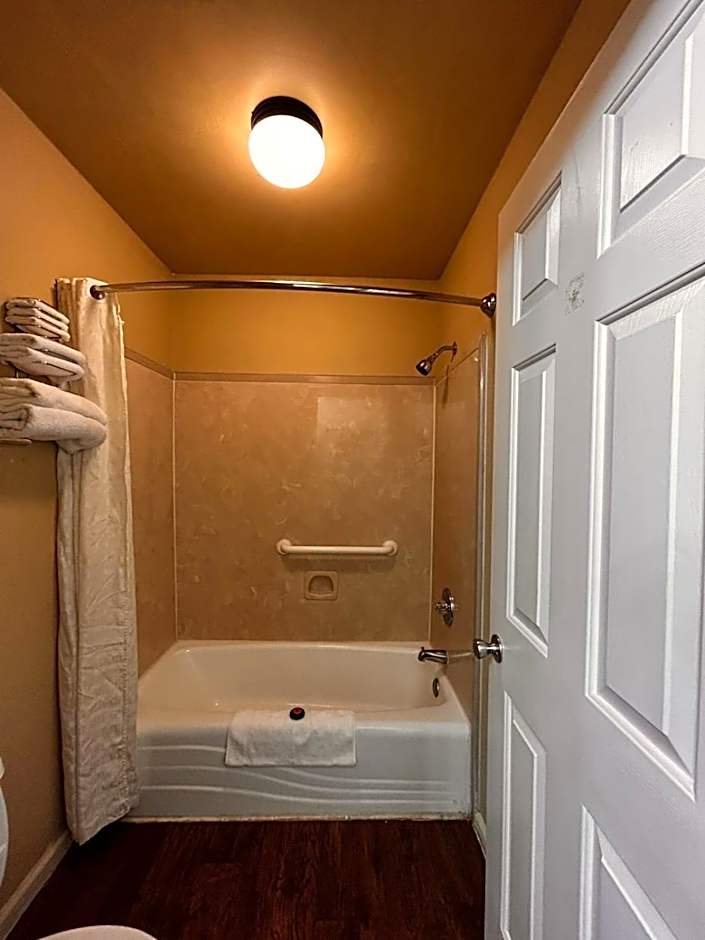 Plantation Oaks Suites & Inn Millington