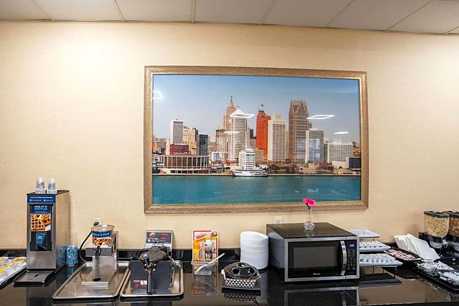 Clarion Hotel Detroit Metro Airport
