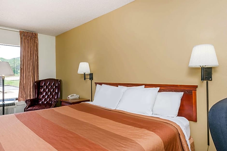 Days Inn by Wyndham Fort Payne