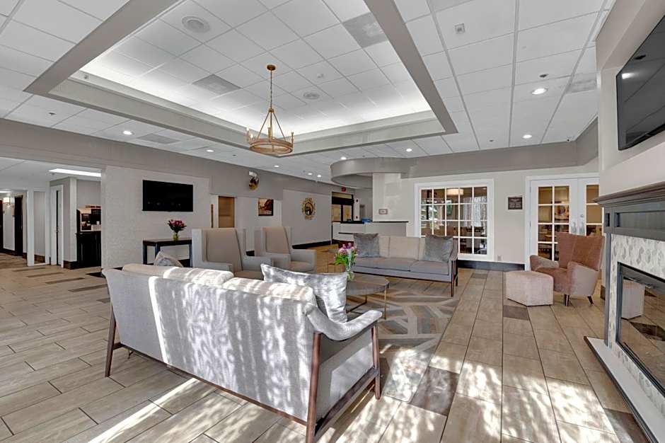 Best Western Plus The Charles Hotel