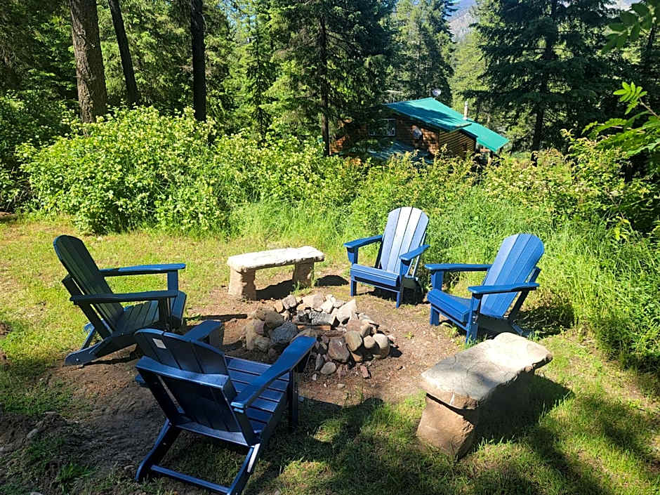 Riverfront Motel & Cabins