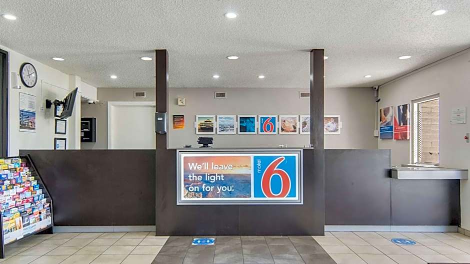 Motel 6-Addison, TX - Dallas