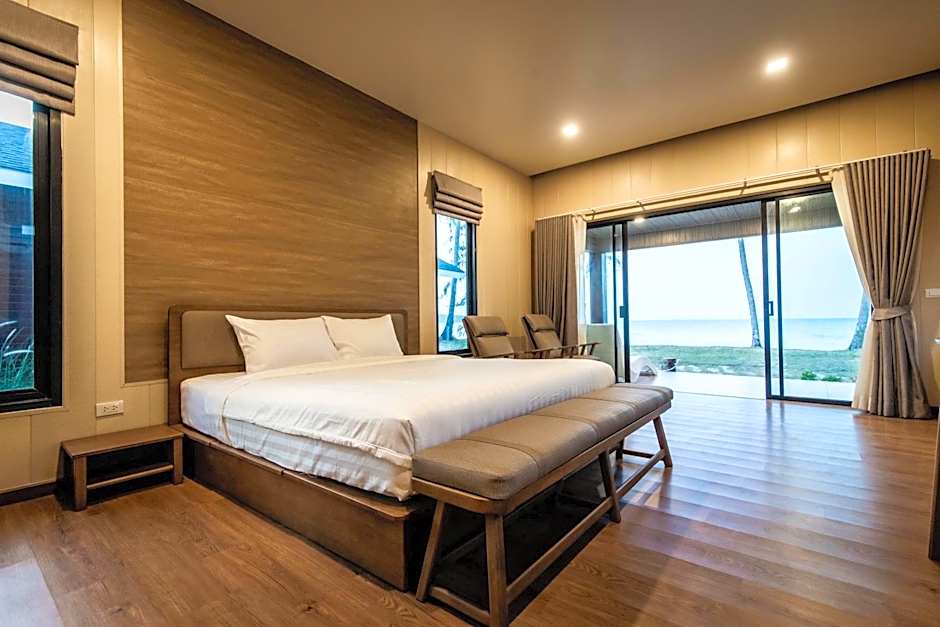 Photo 1 of 5 of Deluxe, Sea View