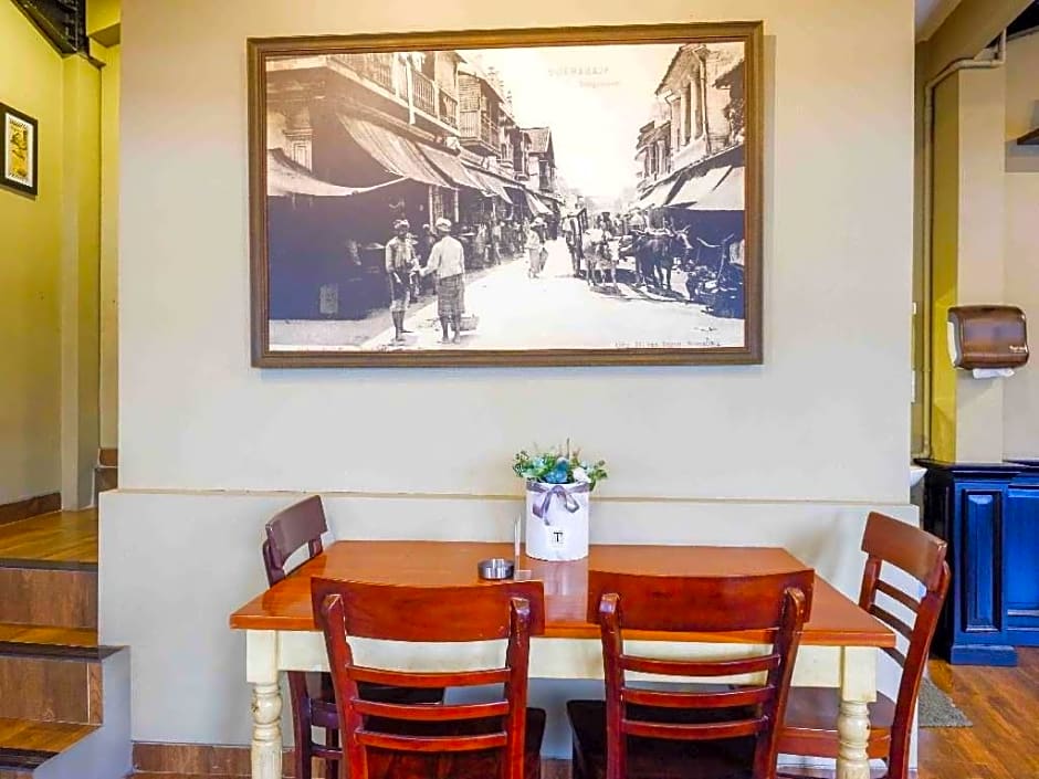 SANS Hotel Empress Simpang Lima