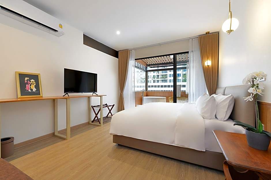 Ratchathewi Hyde Away