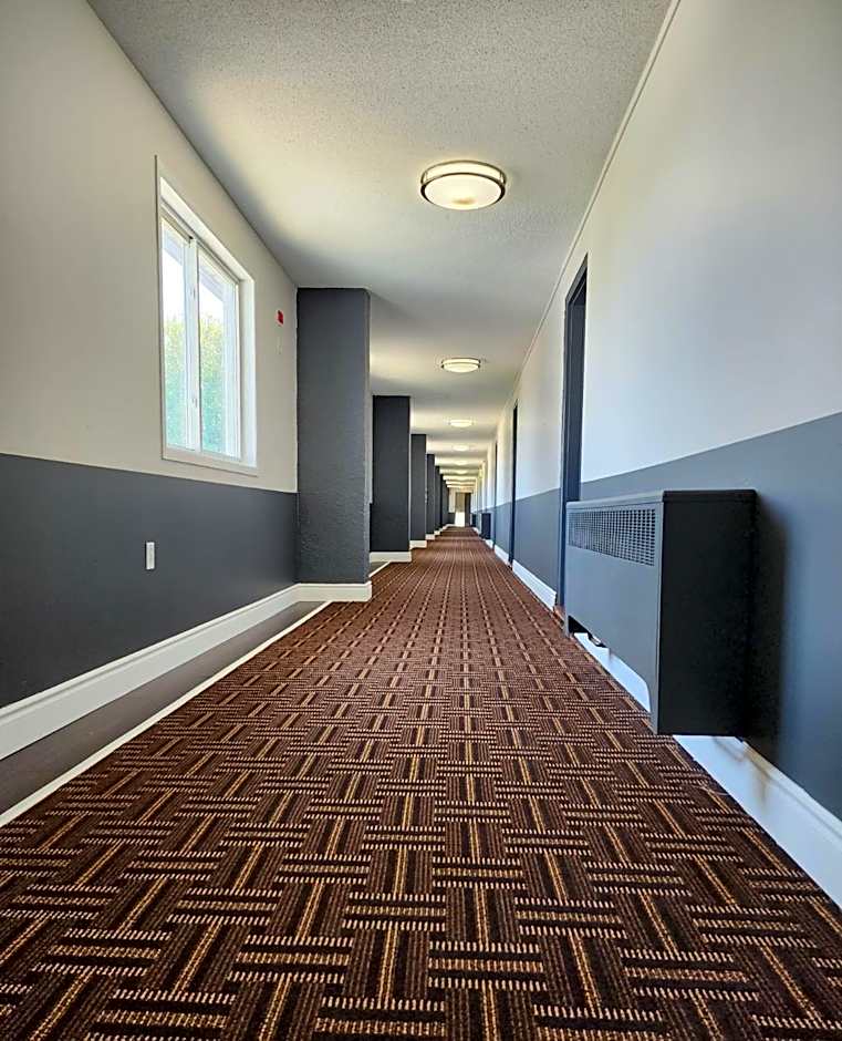 Super 8 by Wyndham Pembroke