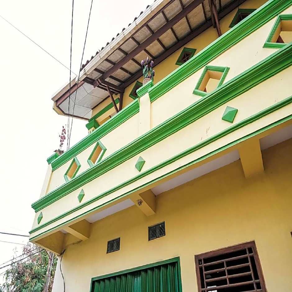 RedDoorz Syariah near Stadion Maulana Yusuf