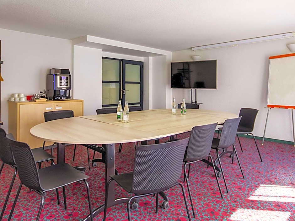 ibis Rochefort