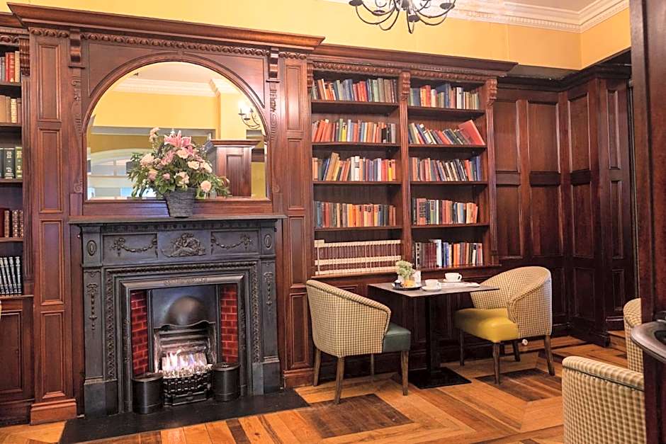 Cahir House Hotel