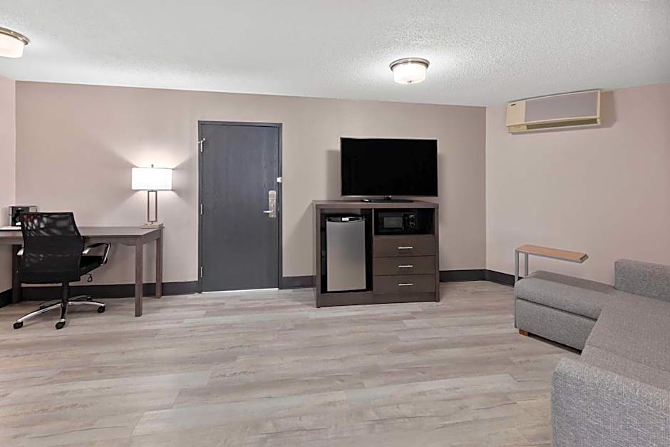 La Quinta Inn & Suites by Wyndham Goodlettsville