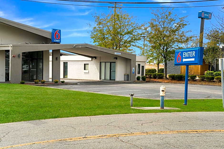 Motel 6-Lexington, KY - Airport