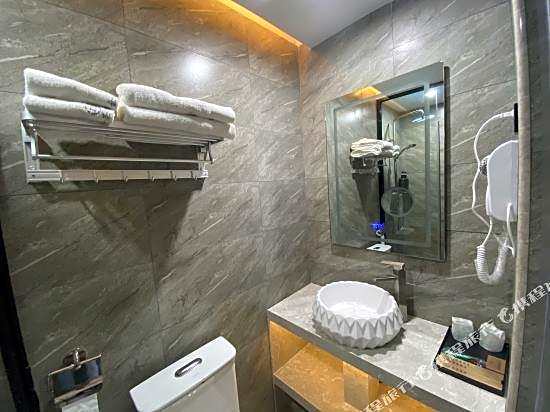 Jinsheng Hotel (Guangzhou Xiancun Metro Station)