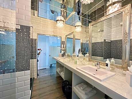 King Room with Free Spa access