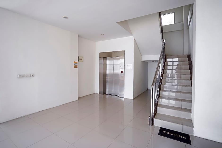 OYO 2695 D'es Guest House