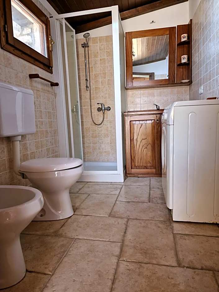 Oliventu - Tra gli ulivi sul mare