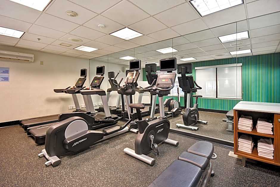 Holiday Inn Express Middletown/Newport By IHG