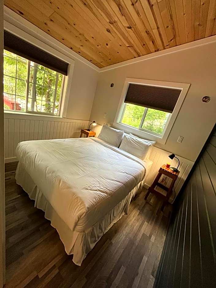 Barefoot Villas and Retreat