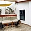 Hostel Numero Trece - Private Capsule Deds - Albergue Juvenil - FREE towels, coffee & tea, remote check-in