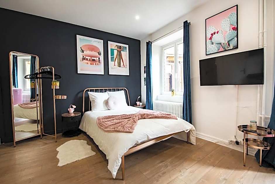 Théâtre Sinne Luxury Apartment