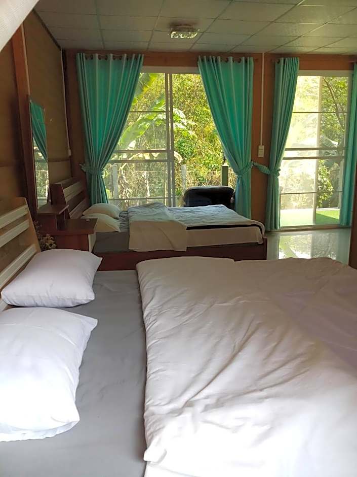Hill Tribe Art House (Lahu & Akha Homestay)