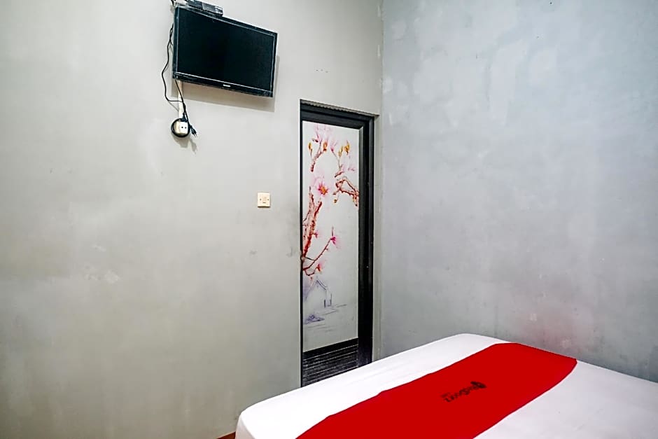 RedDoorz @ Jalan Kedawung