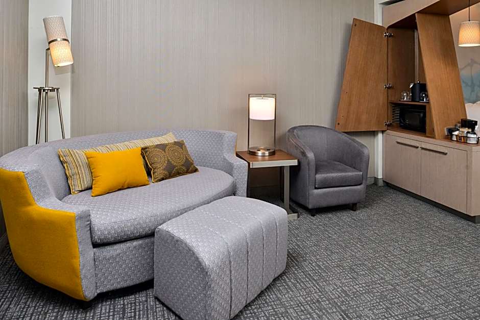Courtyard by Marriott Kansas City Olathe