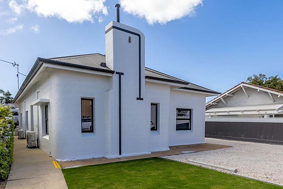 Deco Beach Luxury Apartments