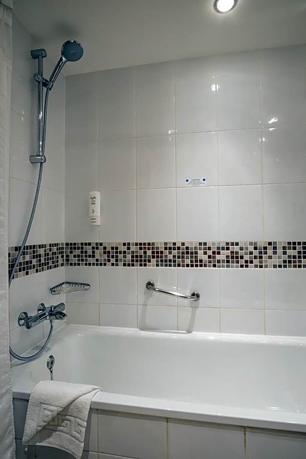 Holiday Inn London Brentford Lock By IHG