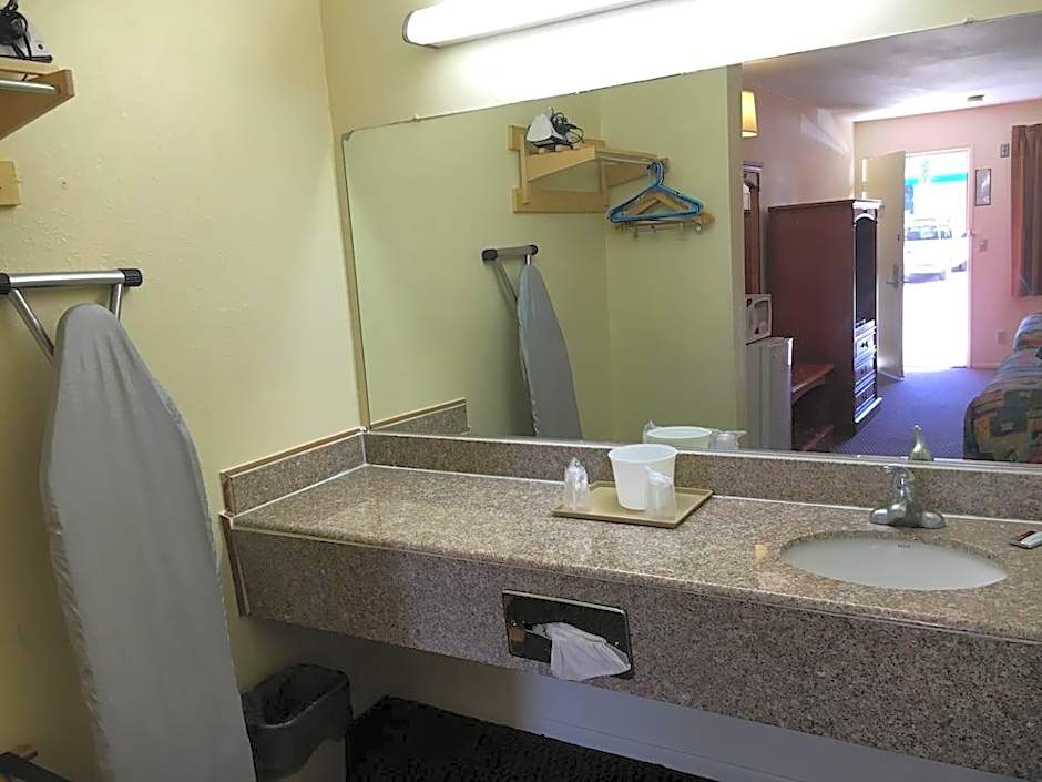 Economy Inn - Ontario Airport