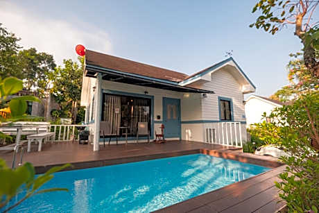 Three-Bedroom House - Villa  4