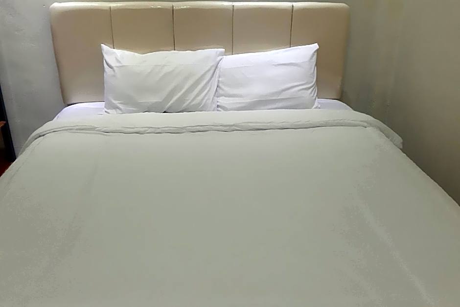 Hotel O Kost Reski 1 Near Pasar Rakyat Limbung