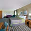Super 8 by Wyndham Charles City