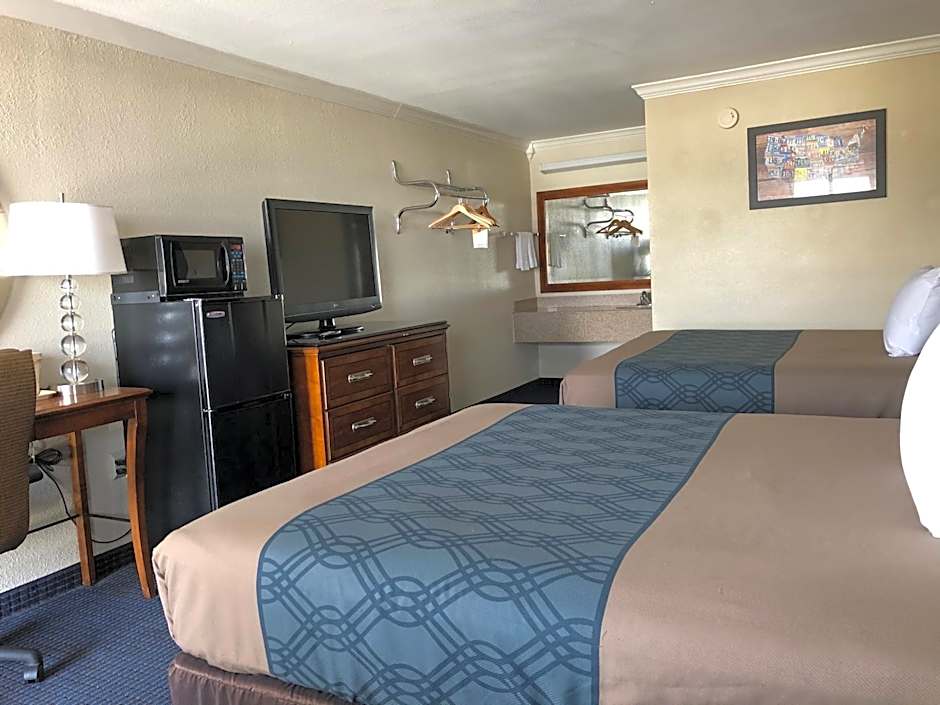 University Inn & Suites