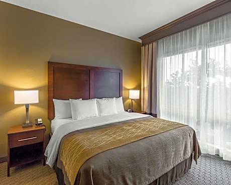 King Room - Accessible/Non-Smoking