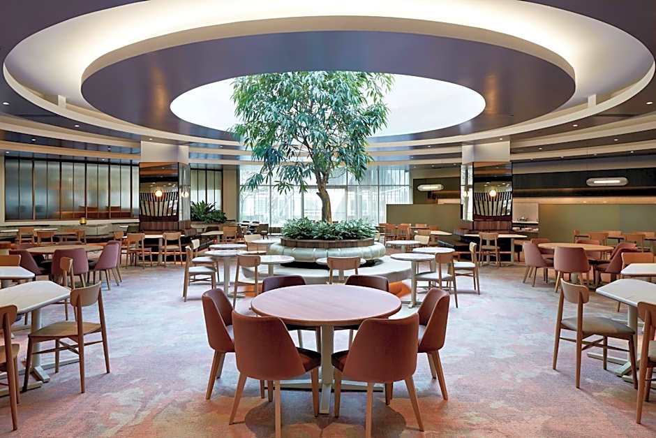 DoubleTree by Hilton Montreal