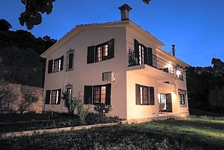 Sonia Rustic Mansion - 5bd 30 Sec Walk To Beach