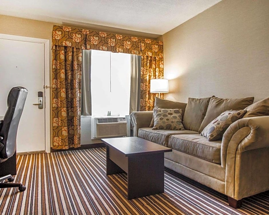 Quality Inn & Suites