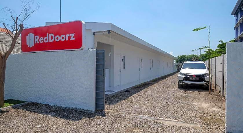 RedDoorz near Tugu Kartasura