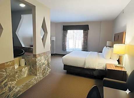 King Suite with Whirlpool - Non-Smoking