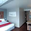 Hotel Block Suites