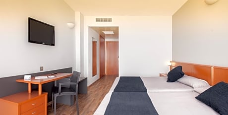 Quadruple Room with Terrace (4 Adults)