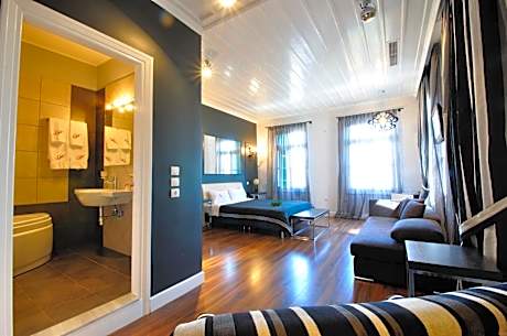 Suite with Hot Tub and Sea View