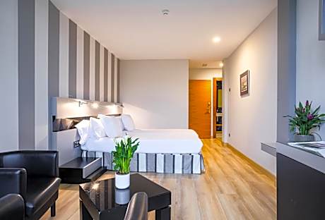 Double Room with garden access