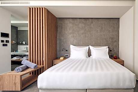 Deluxe Double Room with Private Pool & Inland View