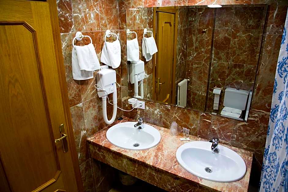 Hotel Reina Victoria