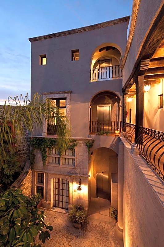 Casa Tierra Negra