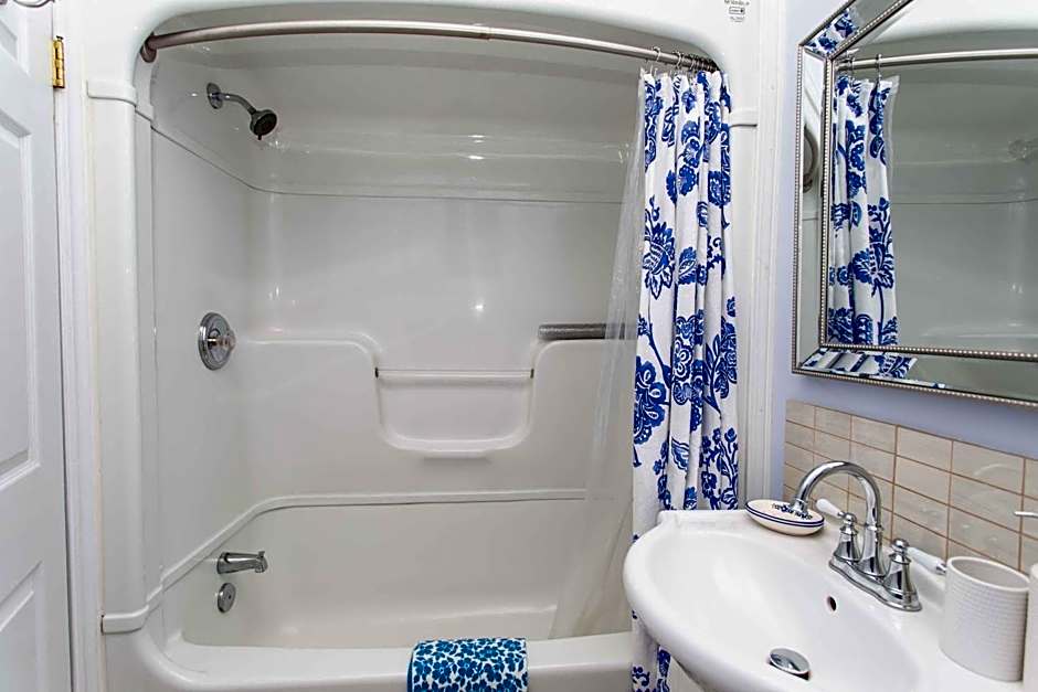 Redwood Bed and Breakfast