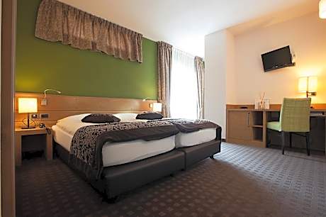 Twin Room with Balcony