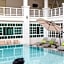 De Hug Hotel and Residence